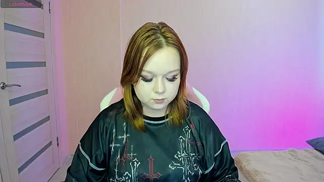 Lovly Vixen online show from 23, 10, 2025