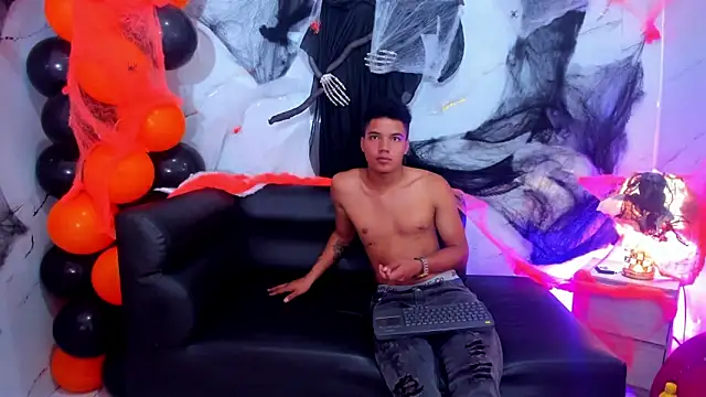 Gabriel Twink online show from 31, 10, 2025