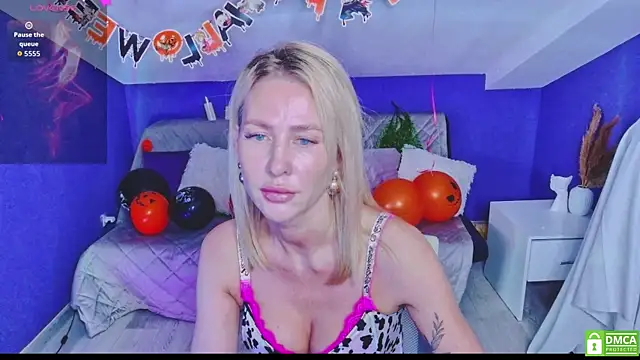 Snapshot of MadamMilly_ chatting on 30, 10, 2025 MadamMilly online show from 30, 10, 2025