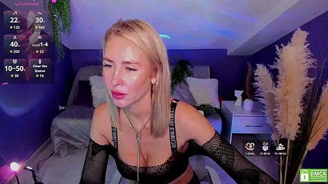 Snapshot of MadamMilly_ chatting on 8, 11, 2025 MadamMilly online show from 8, 11, 2025