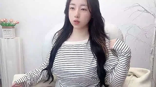 Love-hanzaizai718 online show from 5, 11, 2025