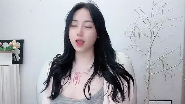 Love-hanzaizai718 online show from 28, 11, 2025