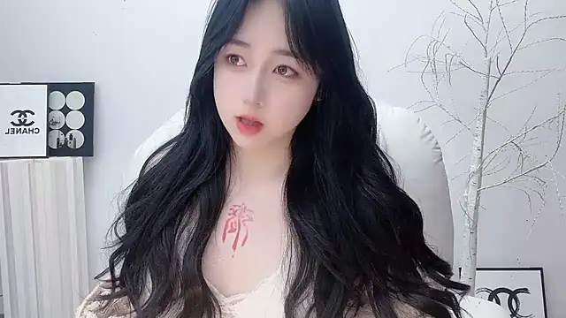 Love-hanzaizai718 online show from 14, 11, 2025