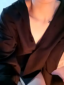 Cherry Le02 online show from 5, 11, 2025