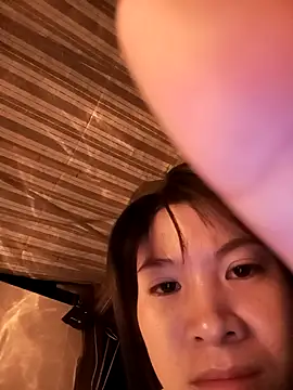 Cherry Le02 online show from 26, 10, 2025