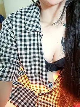 Cherry Le02 online show from 13, 11, 2025