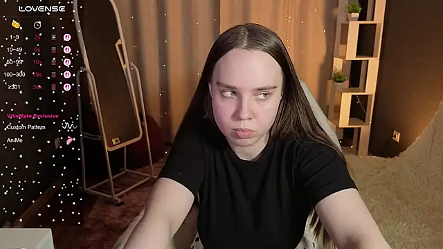 LunaDreeam online show from 4, 11, 2025