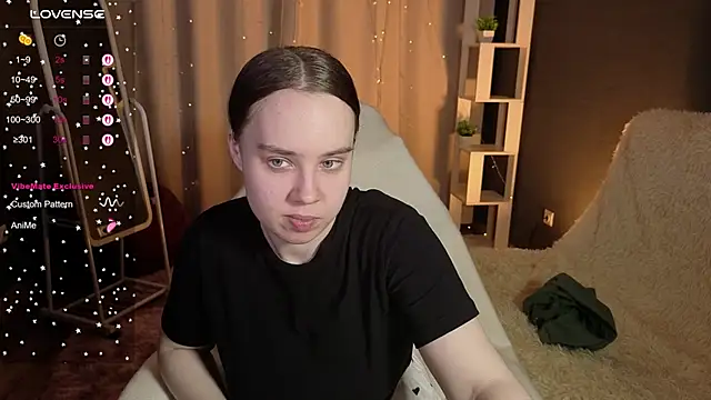 LunaDreeam online show from 5, 11, 2025