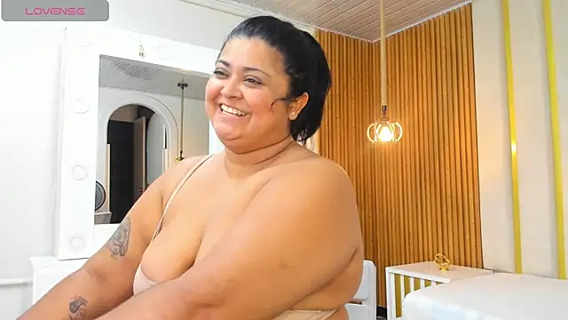 Hanna curvy  online show from 4, 11, 2025