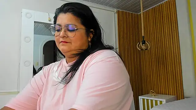 Hanna curvy  online show from 16, 11, 2025