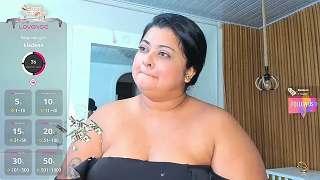 Hanna curvy  online show from 11, 11, 2025