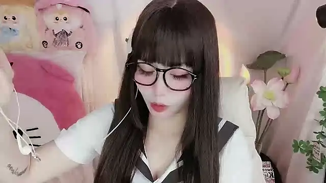 Snapshot of -zhuzhu-999- chatting on 16, 12, 2025 -zhuzhu-999- online show from 16, 12, 2025