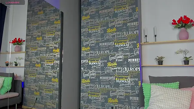 Snapshot of DemmiLove chatting on 25, 11, 2025 DemmiLove online show from 25, 11, 2025