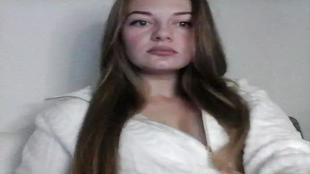 EllaMoonlight online show from 5, 11, 2025