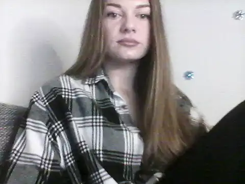 EllaMoonlight online show from 6, 11, 2025