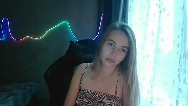 MadisonPhoenix online show from 17, 11, 2025