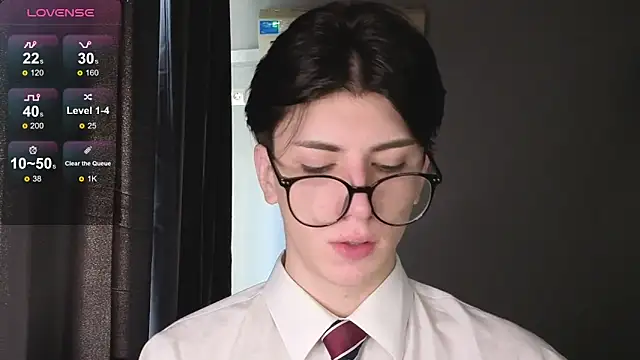 Oliver star boy  online show from 28, 11, 2025