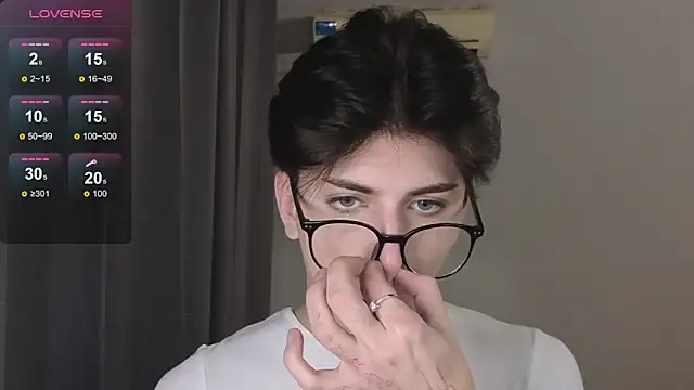 Oliver star boy  online show from 26, 11, 2025