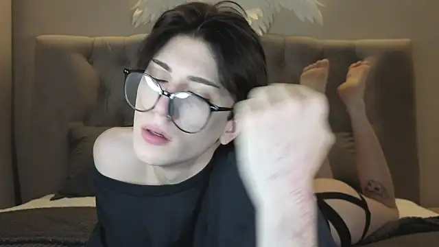 Oliver star boy  online show from 6, 1, 2026