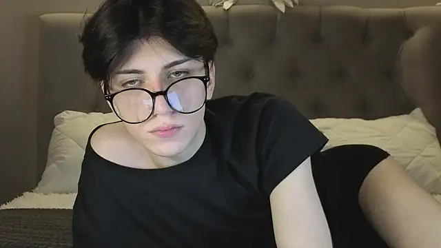 Oliver star boy  online show from 9, 1, 2026