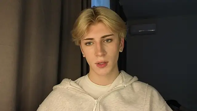 Oliver star boy  online show from 25, 5, 2026