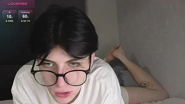 Oliver star boy  online show from 21, 12, 2025