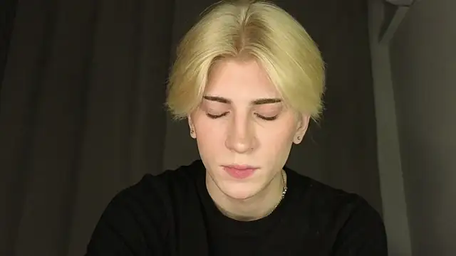 Oliver star boy  online show from 11, 5, 2026