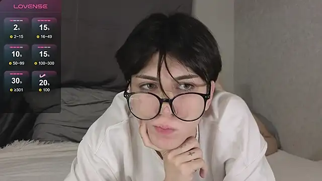 Oliver star boy  online show from 20, 12, 2025