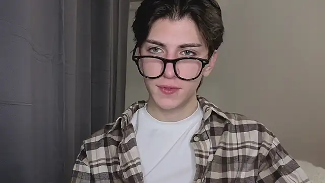 Oliver star boy  online show from 8, 11, 2025