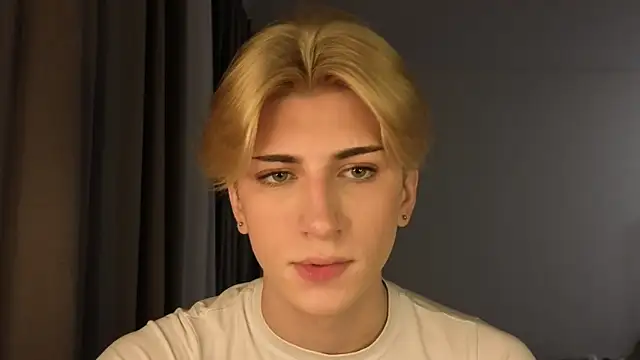 Oliver star boy  online show from 7, 5, 2026
