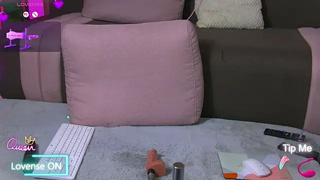 Snapshot of MirunaHaze chatting on 17, 7, 2026 MirunaHaze online show from 17, 7, 2026