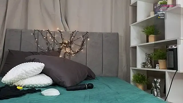 LilCatalia online show from 12, 5, 2026