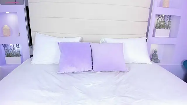 AmyColman  online show from 4, 2, 2026