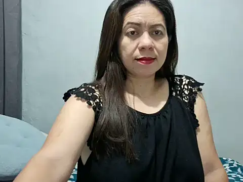 xxxHoneyBee29 online show from 3, 6, 2026