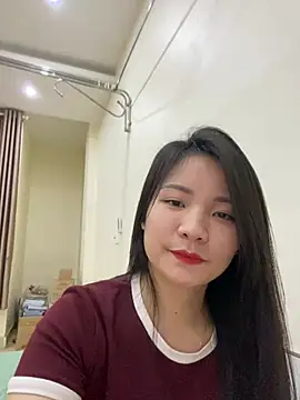 Bee Yellow00 online show from 27, 2, 2026