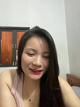 Snapshot of Bee_Yellow00 chatting on 17, 6, 2026 Bee Yellow00 online show from 17, 6, 2026