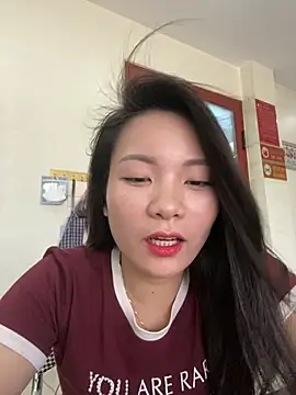 Snapshot of Bee_Yellow00 chatting on 23, 6, 2026 Bee Yellow00 online show from 23, 6, 2026