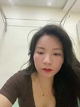 Snapshot of Bee_Yellow00 chatting on 17, 7, 2026 Bee Yellow00 online show from 17, 7, 2026