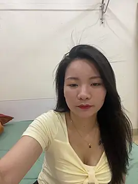 Bee Yellow00 online show from 21, 5, 2026