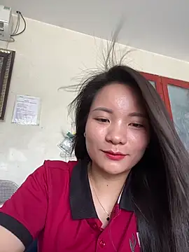Snapshot of Bee_Yellow00 chatting on 15, 6, 2026 Bee Yellow00 online show from 15, 6, 2026