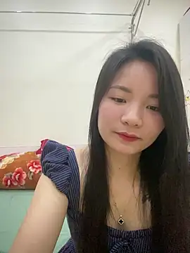 Bee Yellow00 online show from 3, 4, 2026