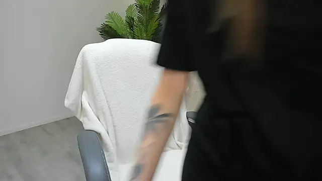 Arya Anna online show from 9, 2, 2026