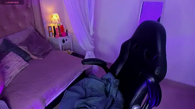 Myla mayfield online show from 10, 11, 2025