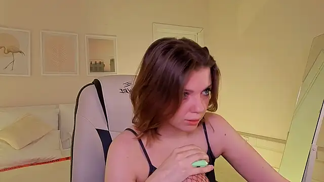 PollyRouge   online show from 26, 10, 2025