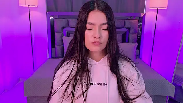 Bella Clark2 online show from 31, 3, 2026