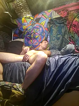 YourAddicted2 online show from 4, 11, 2025