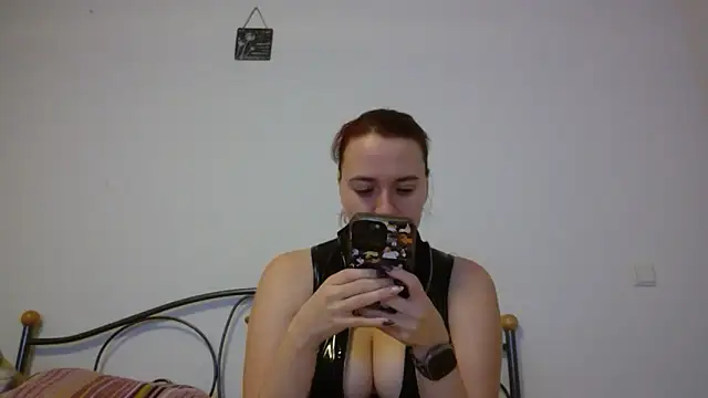 Latexaddictx  online show from 17, 11, 2025