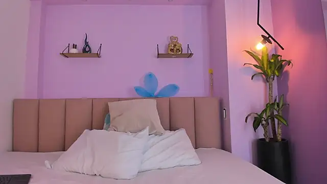 sienna mg online show from 25, 11, 2025