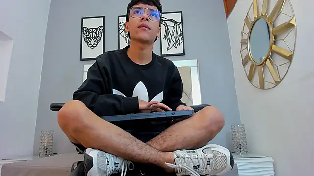 adams bobby online show from 12, 4, 2026