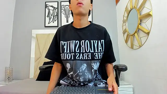 adams bobby online show from 18, 12, 2025